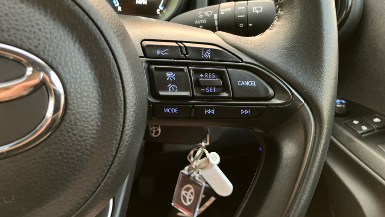 Toyota Yaris 1.5 Hybrid Design 5dr CVT Hybrid Hatchback